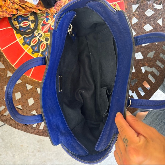 Handbag - Picture 10 of 12